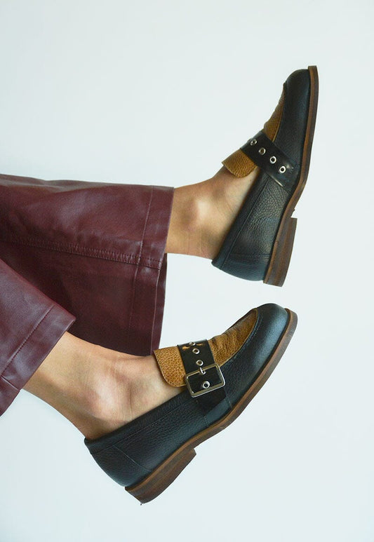 Mocasin Mujer / Amelia Negro Camel